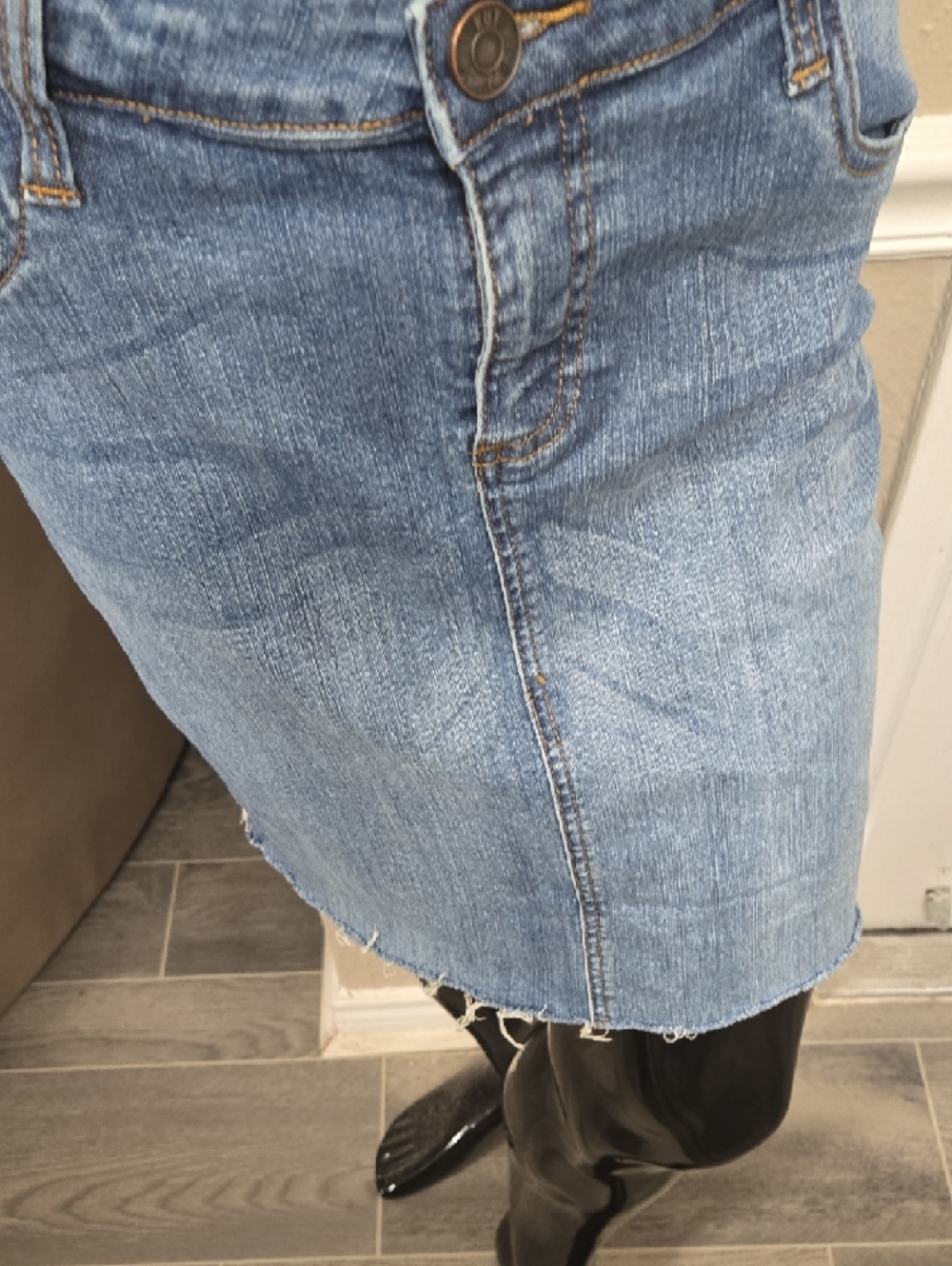 Kut from the Kloth Light Blue Denim Mini Skirt - Picture 2 of 6